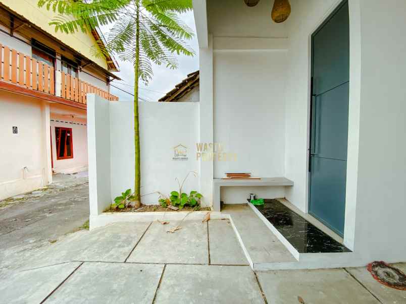 dijual rumah maguwoharjo depok sleman