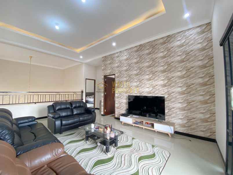 dijual rumah maguwoharjo depok sleman