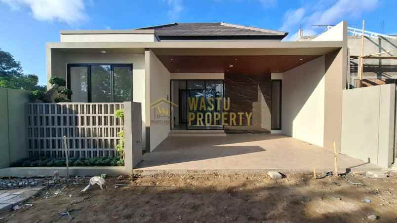 dijual rumah maguwoharjo depok sleman