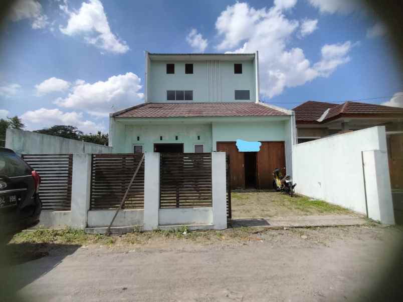 dijual rumah maguwoharjo kec depok kab