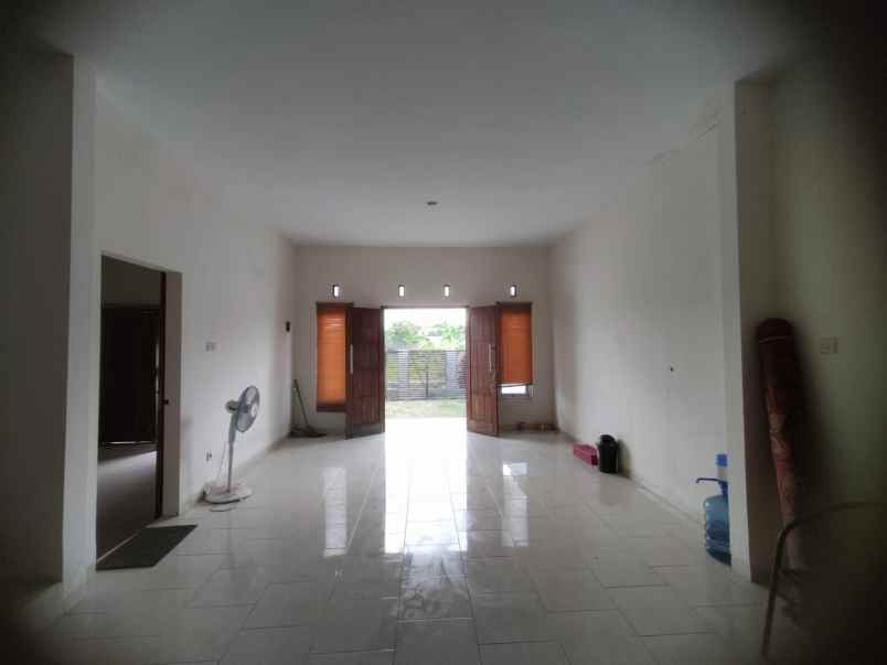 dijual rumah maguwoharjo kec depok kab