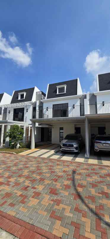 dijual rumah maison de wisteria metland