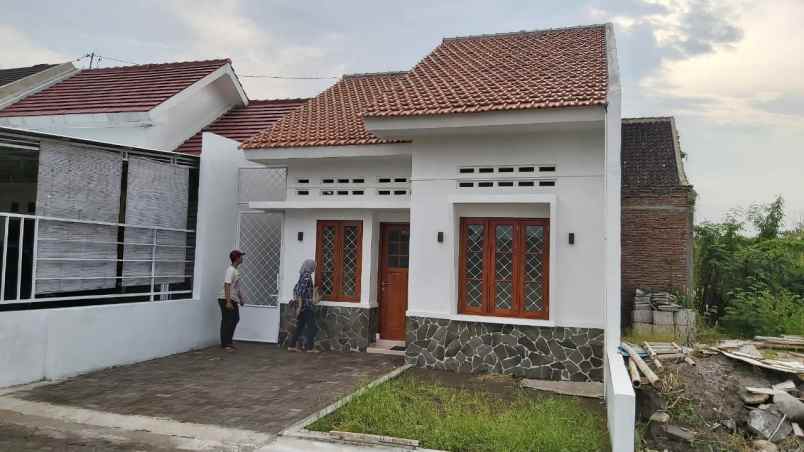 dijual rumah manang grogol sukoharjo