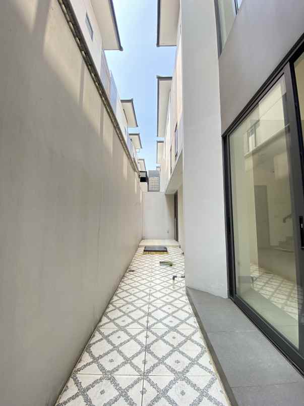 dijual rumah maninjau asya jgc jakarta