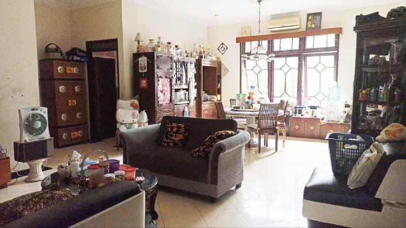 dijual rumah manyar indah