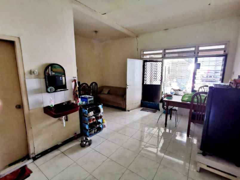 dijual rumah manyar jaya