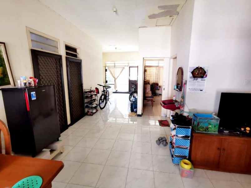 dijual rumah manyar jaya