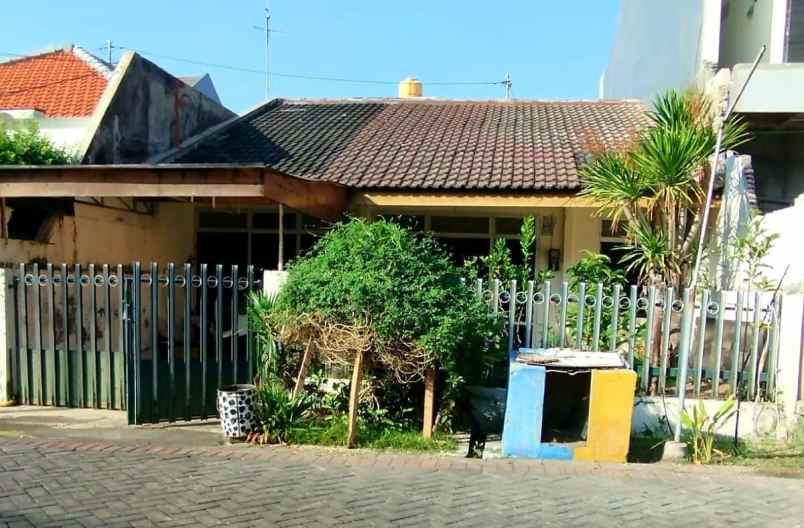 dijual rumah manyar jaya