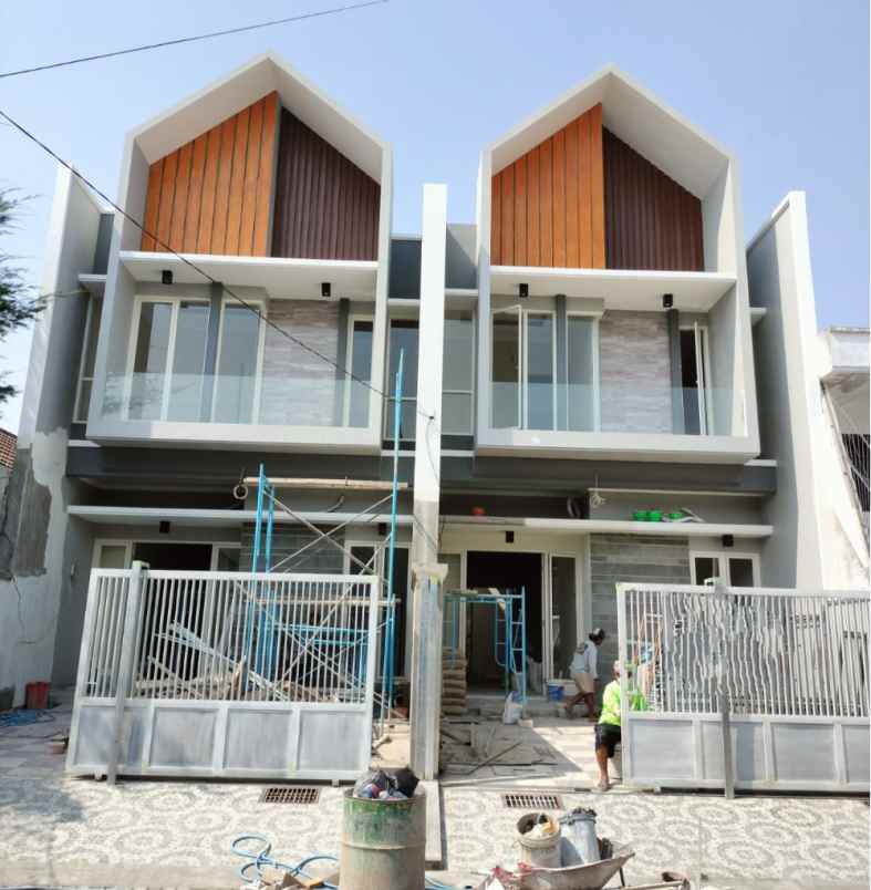 dijual rumah manyar kertoadi