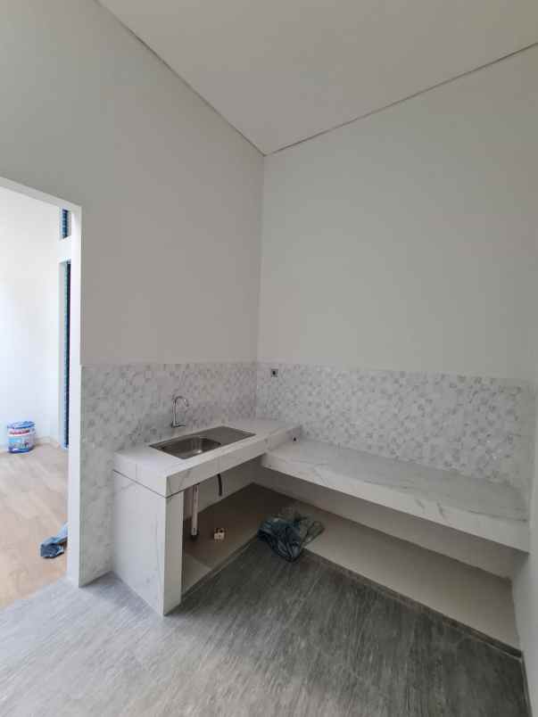 dijual rumah manyar kertoadi