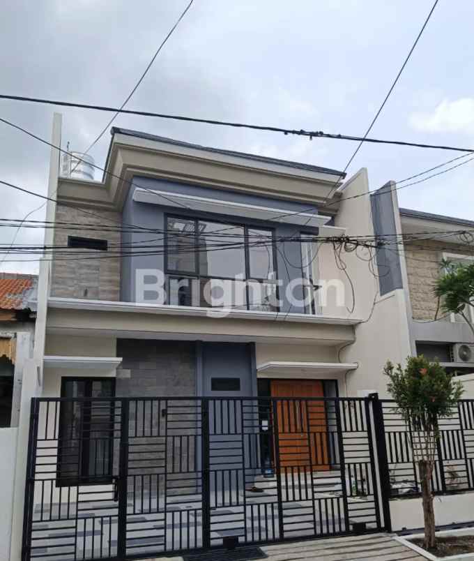 dijual rumah manyar rejo