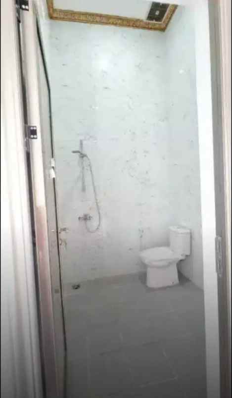 dijual rumah manyar rejo