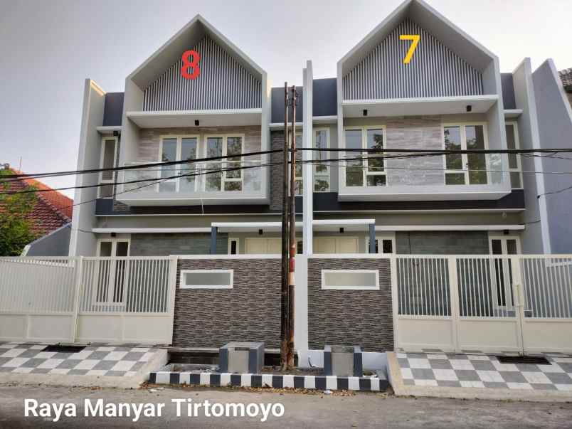 dijual rumah manyar tirtomoyo