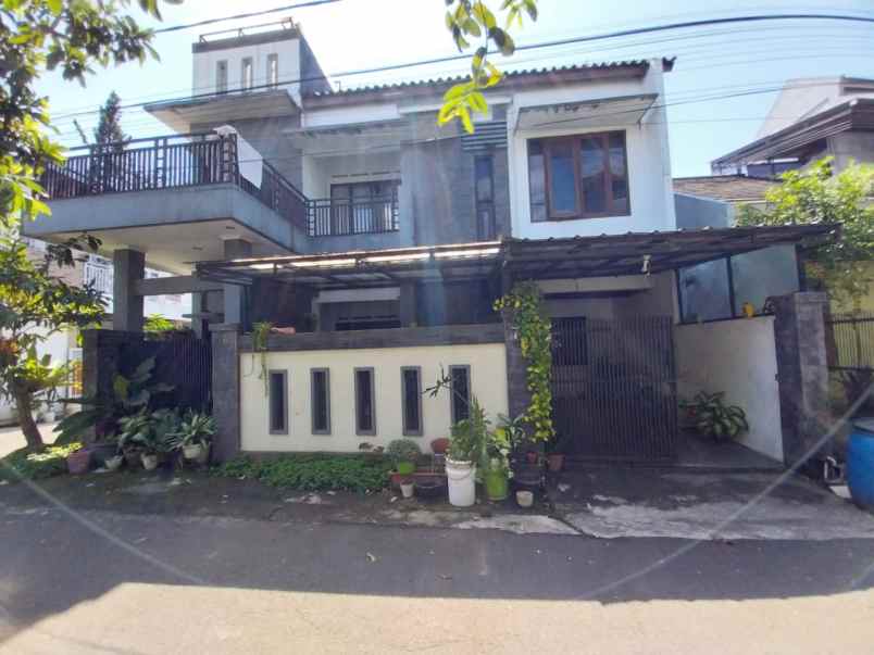 dijual rumah margahayu raya