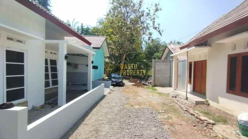 dijual rumah margodadi
