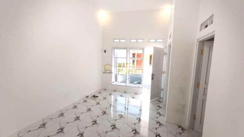 dijual rumah margodadi