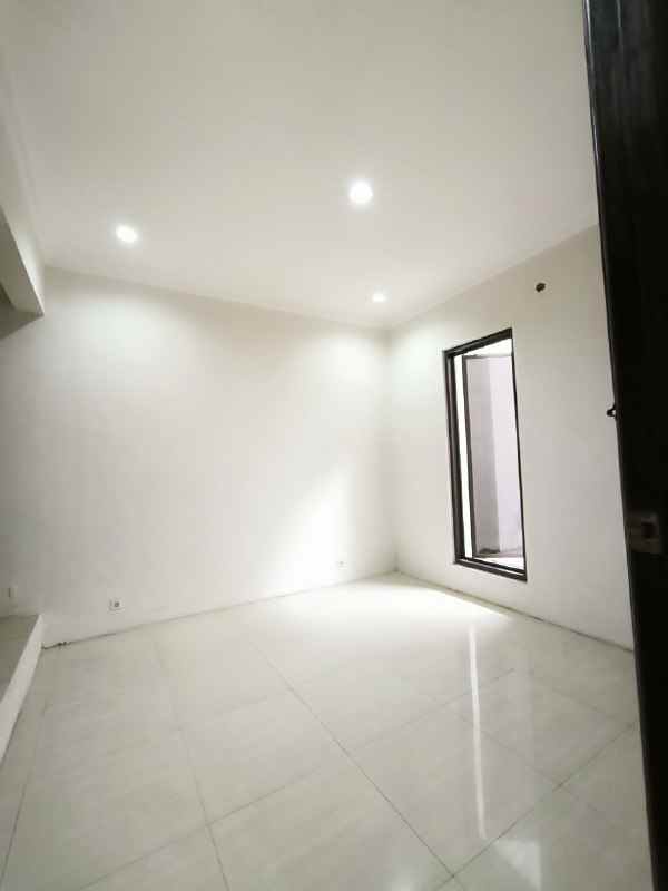 dijual rumah margorejo indah