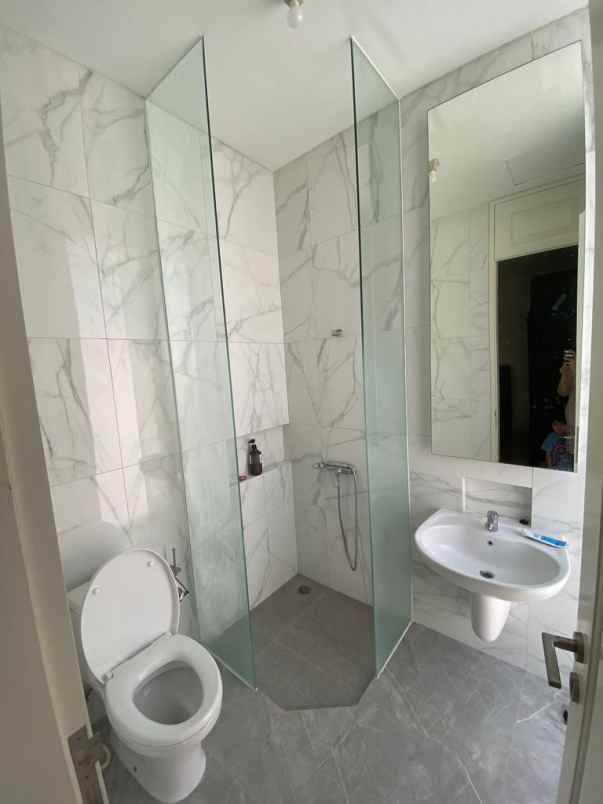 dijual rumah mewah grand pakuwon surabaya barat