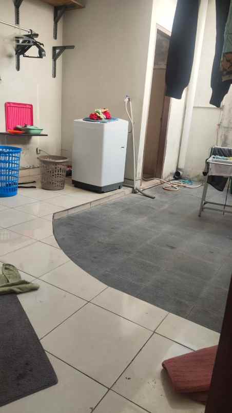 dijual rumah mewah lantai 2 di kawasan denpasar utara