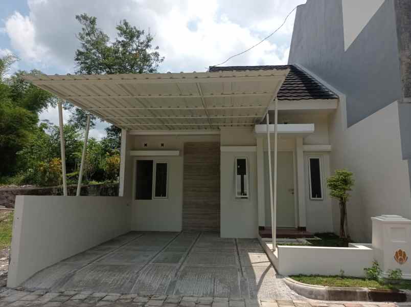 dijual rumah minimalis strategis di prambanan