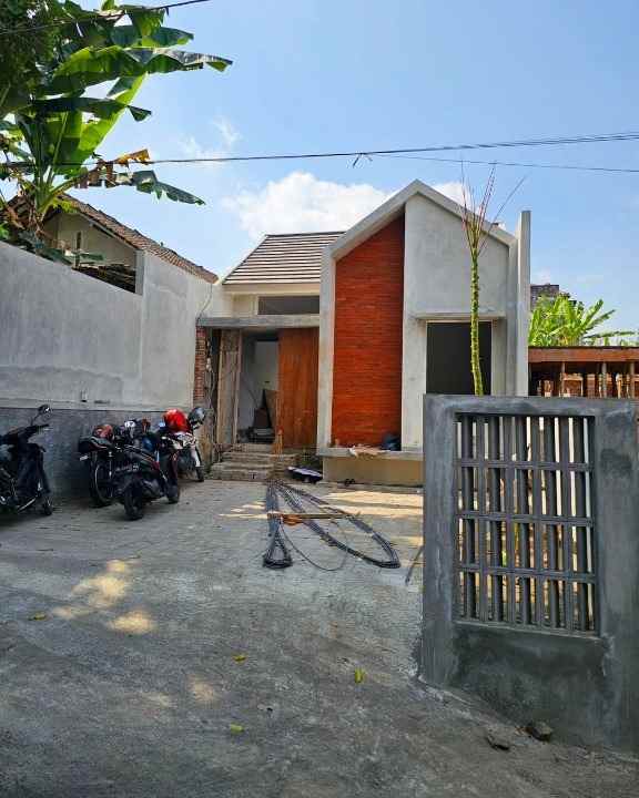 dijual rumah mlati sleman