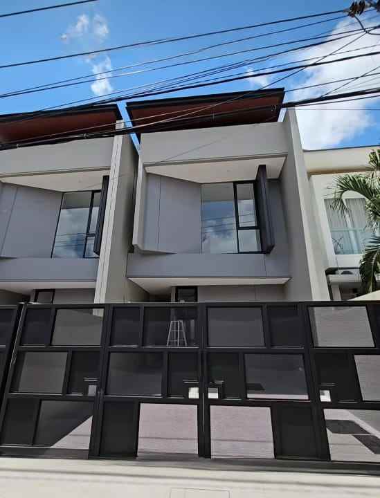 dijual rumah mulyosari
