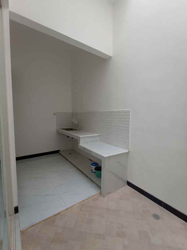 dijual rumah mulyosari