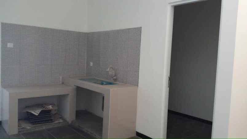 dijual rumah mulyosari