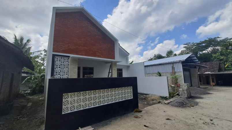 dijual rumah murah mezzanine bebas desain