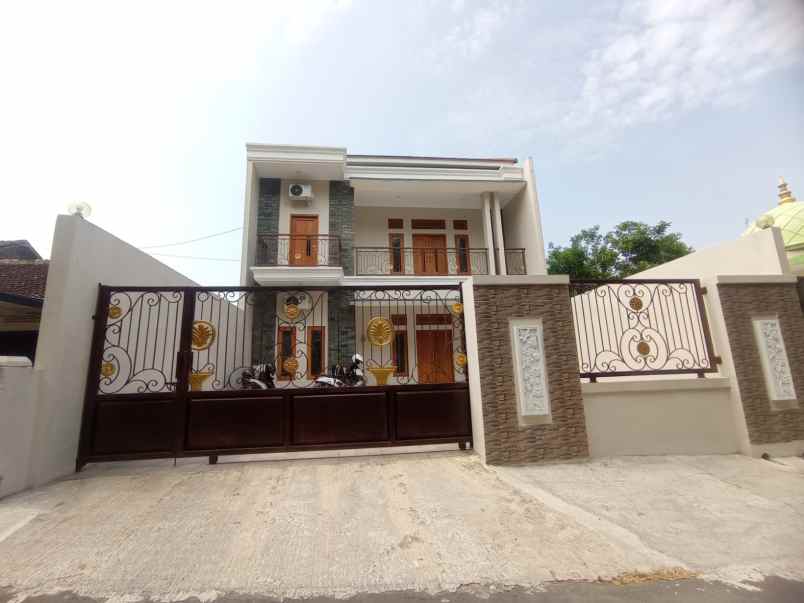 dijual rumah nayan maguwoharjo depok