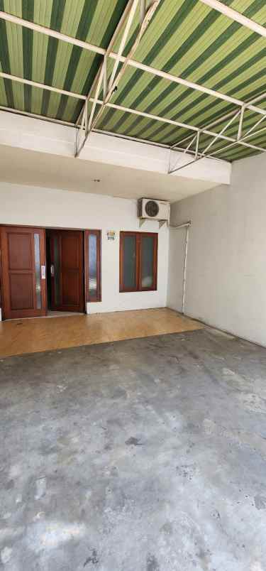 dijual rumah ngagel