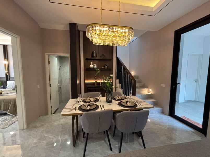 dijual rumah ngesrep