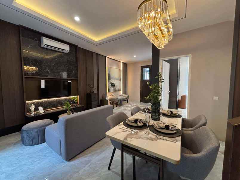 dijual rumah ngesrep