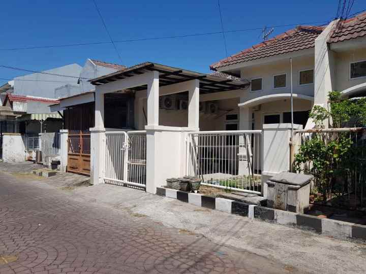 dijual rumah nirwana eksekutif