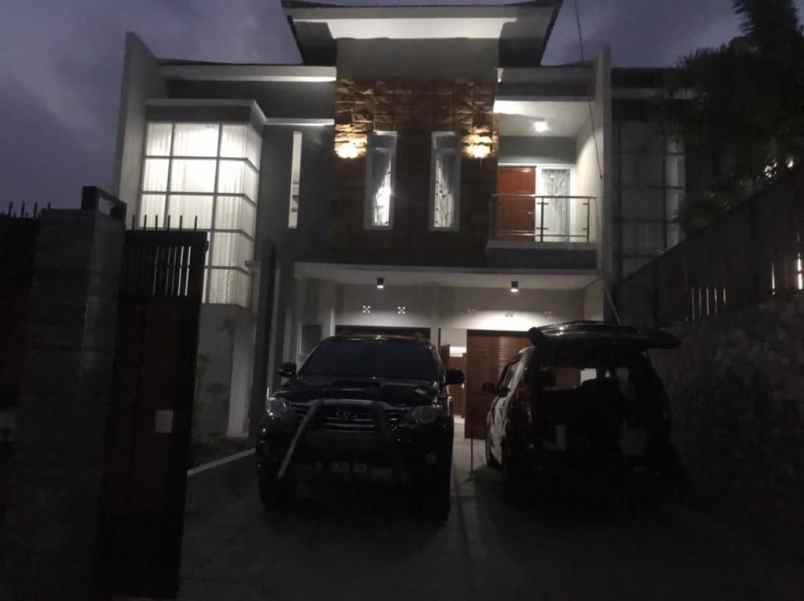 dijual rumah padaasih