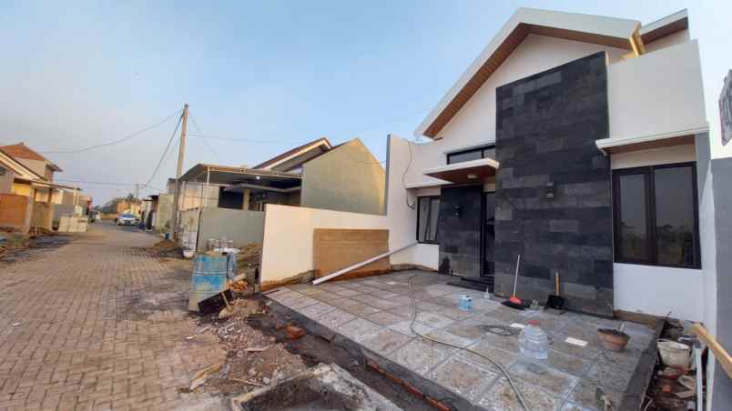 dijual rumah pakis malang