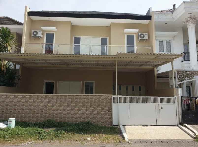 dijual rumah pakuwon city