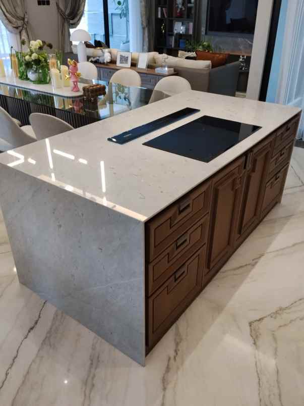 dijual rumah pakuwon city