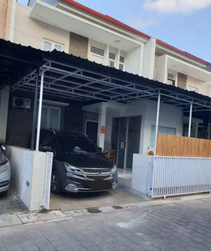 dijual rumah pakuwon city villa westwood