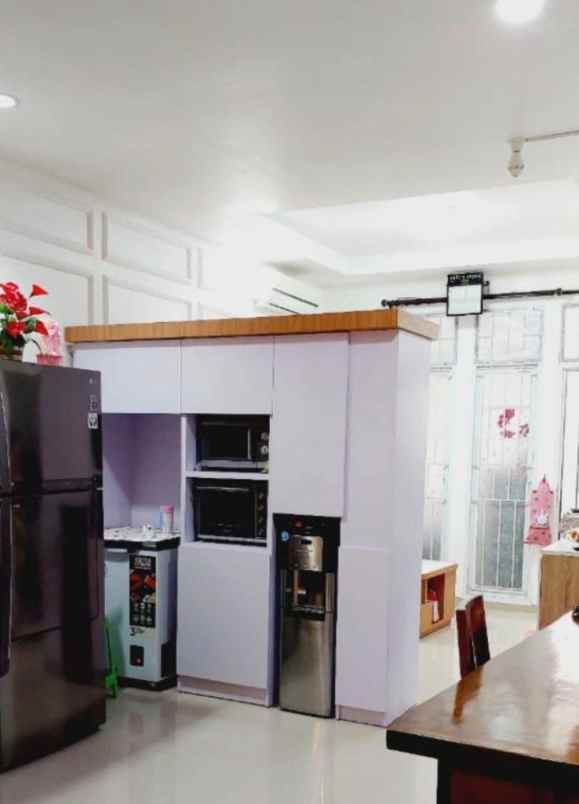 dijual rumah pakuwon city villa westwood