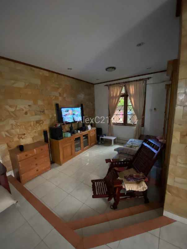 dijual rumah pamulang villa