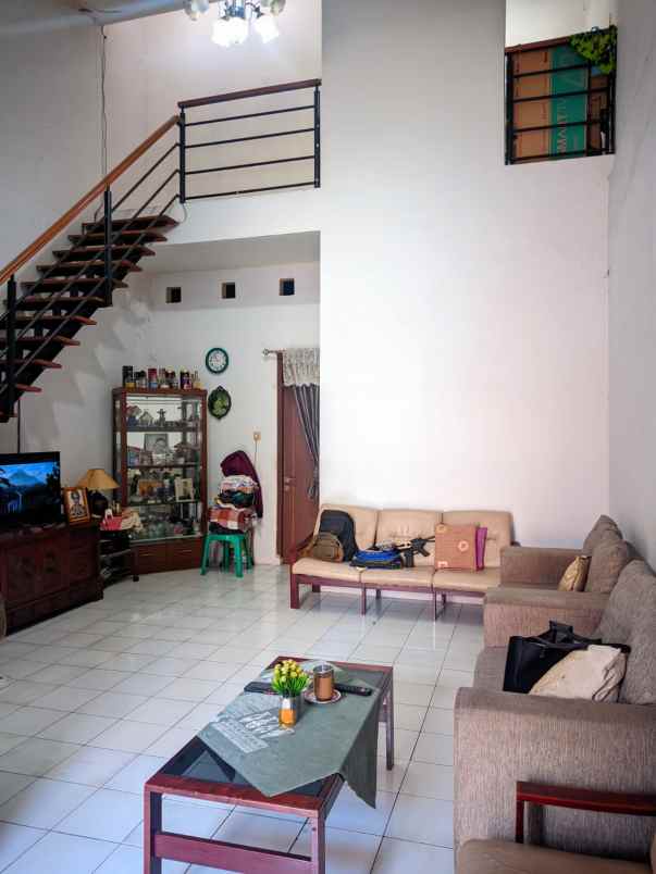 dijual rumah pancoran mas depok