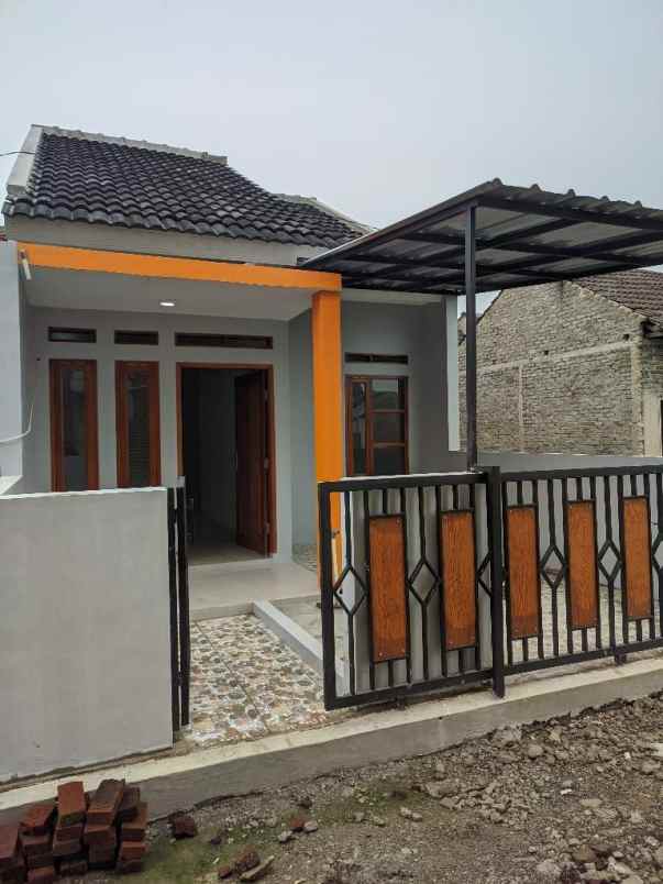 dijual rumah paniisan