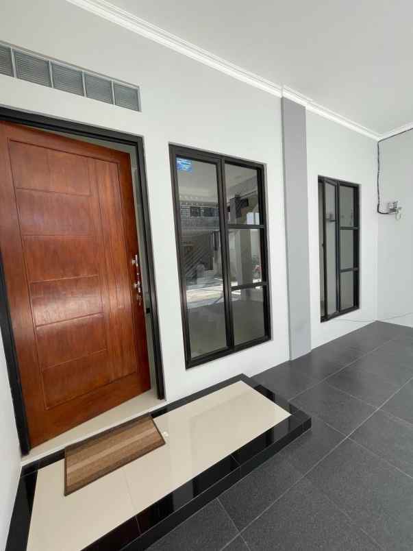 dijual rumah paninggilan