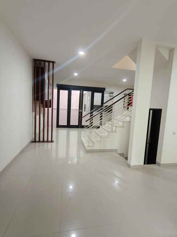 dijual rumah pantai mentari