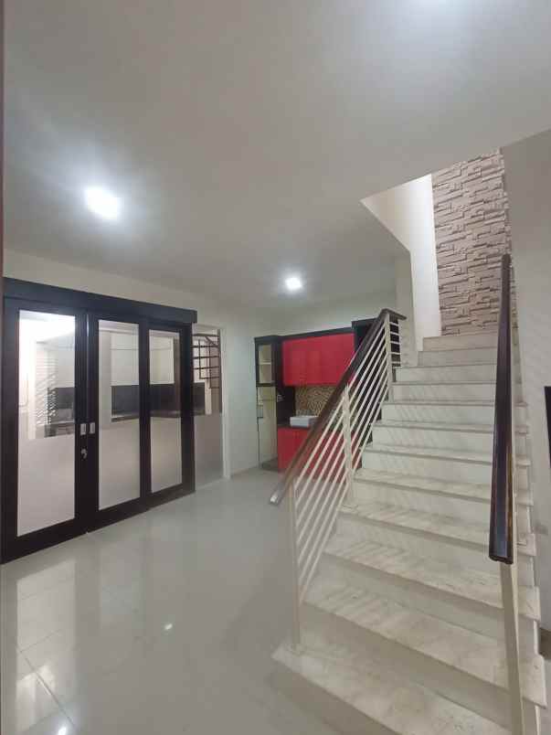 dijual rumah pantai mentari