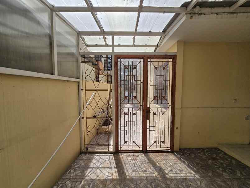 dijual rumah panunggangan barat