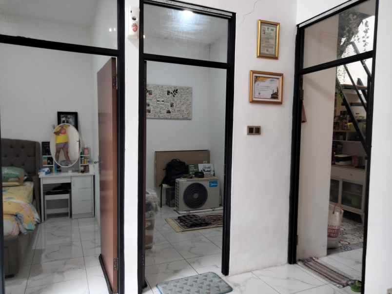 dijual rumah parung