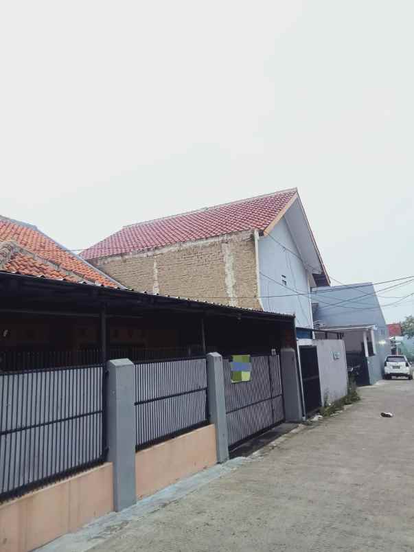 dijual rumah permana