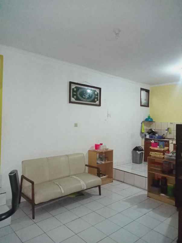 dijual rumah permana